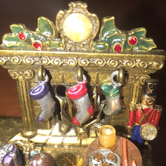 Vintage Sweet Romance Trinket Box - Picture 13 of 16